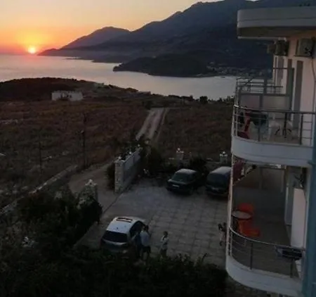 Llaka Hotel Himare