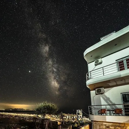 Llaka Hotell