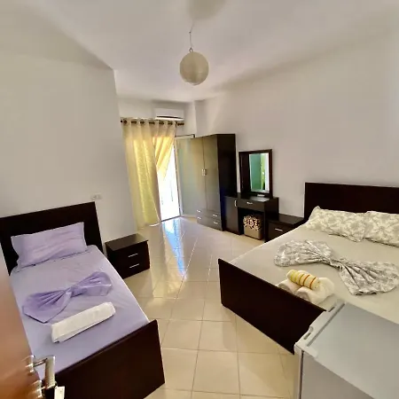 Llaka Hotel *