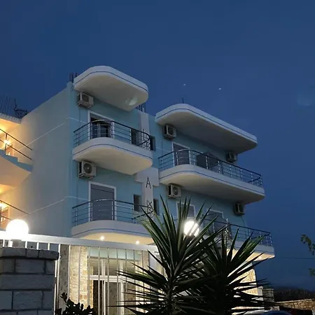 Hotel Llaka *