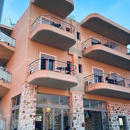 Llaka Hotel *