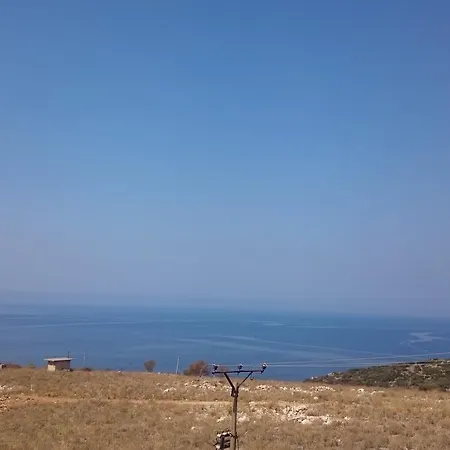Llaka Hotel Himare