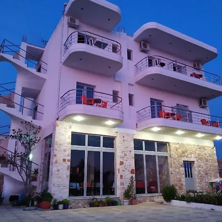 Hotel Llaka *
